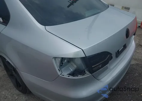 2014 Volkswagen Jetta 2.0L S z USA, uszkodzony, nr VIN 3VW2K7AJXEM287285